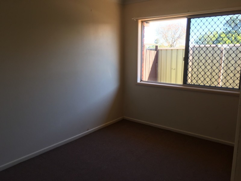 2/352B Bridge Street, Wilsonton QLD 4350