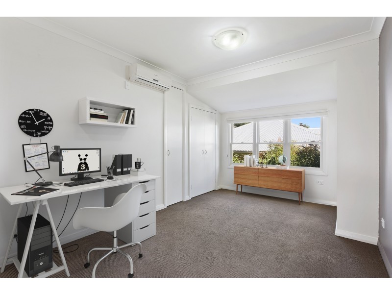 23 Alford Street, Mount Lofty QLD 4350