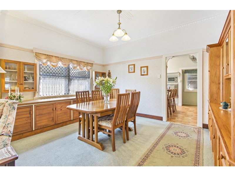 39 Alford Street, Mount Lofty QLD 4350