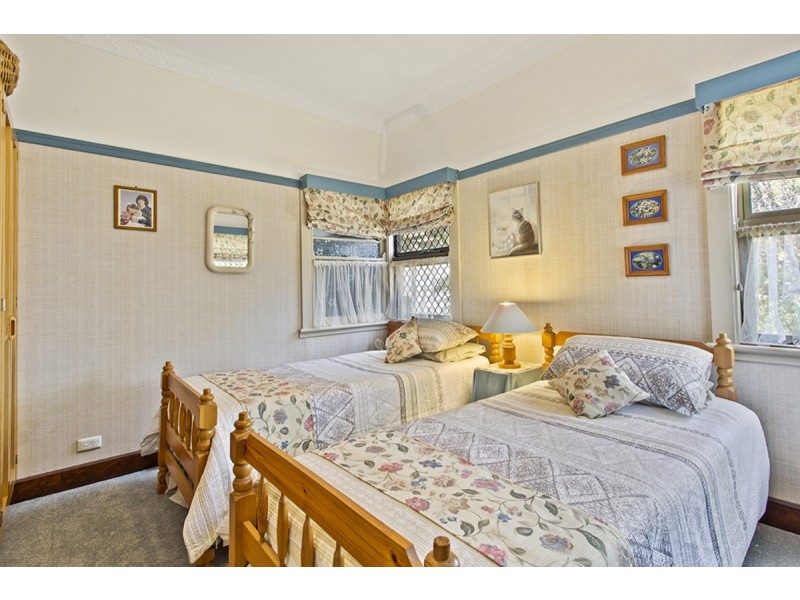 39 Alford Street, Mount Lofty QLD 4350