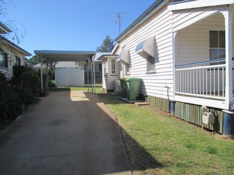 8 Kenilworth Street, North Toowoomba QLD 4350