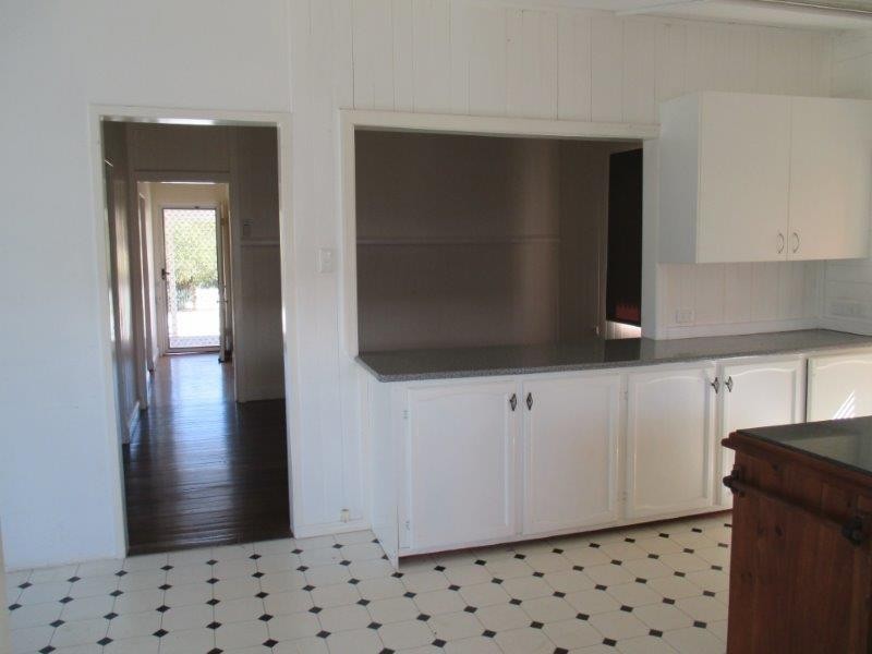 8 Kenilworth Street, North Toowoomba QLD 4350