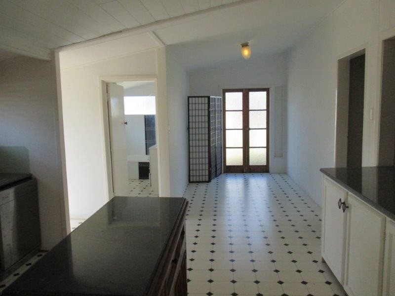 8 Kenilworth Street, North Toowoomba QLD 4350