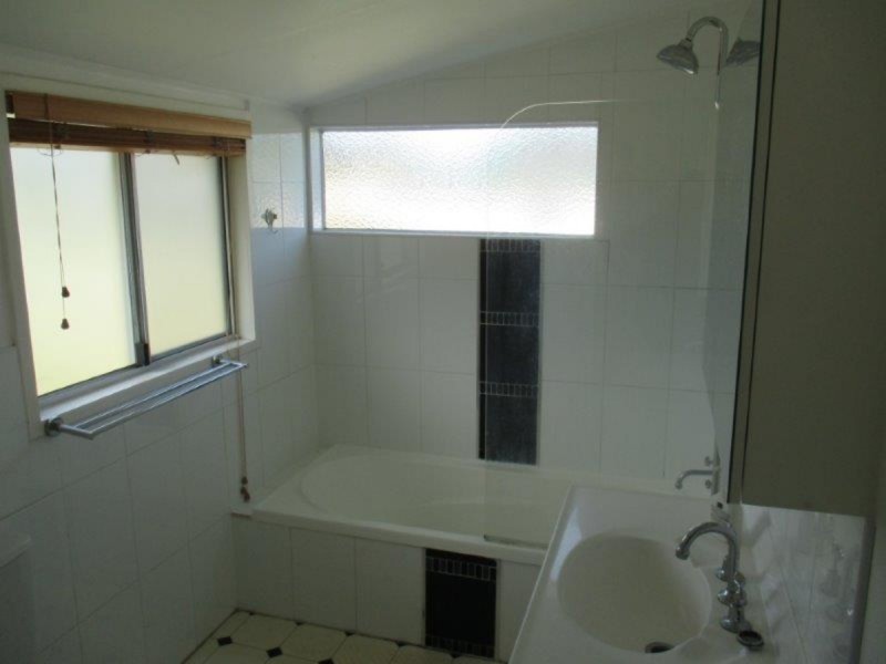 8 Kenilworth Street, North Toowoomba QLD 4350