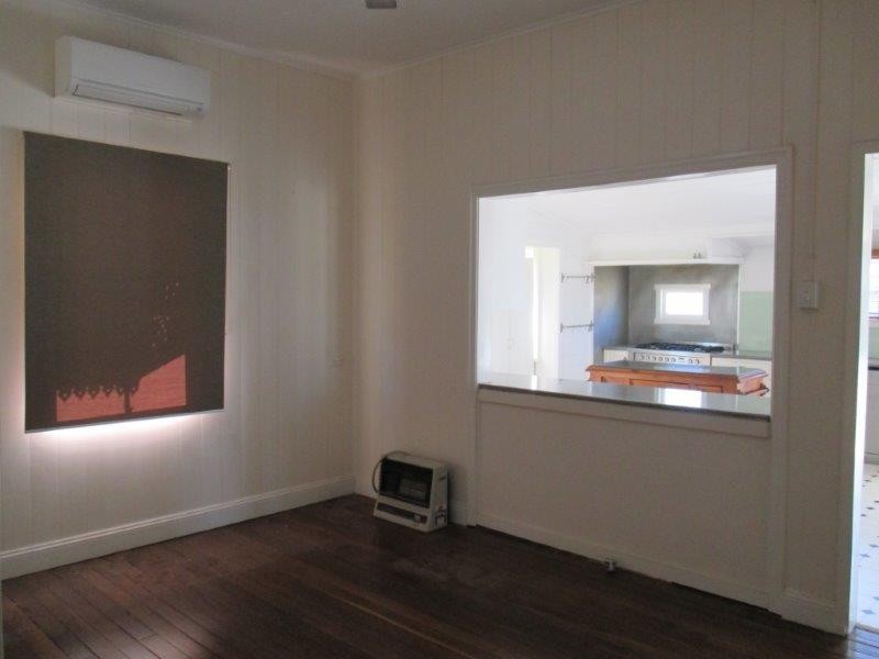 8 Kenilworth Street, North Toowoomba QLD 4350