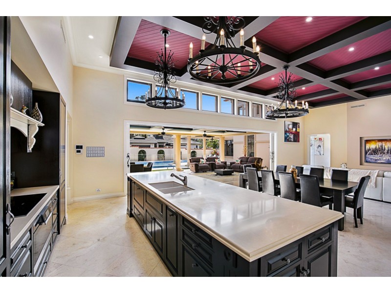 10 Caithness Court, Middle Ridge QLD 4350