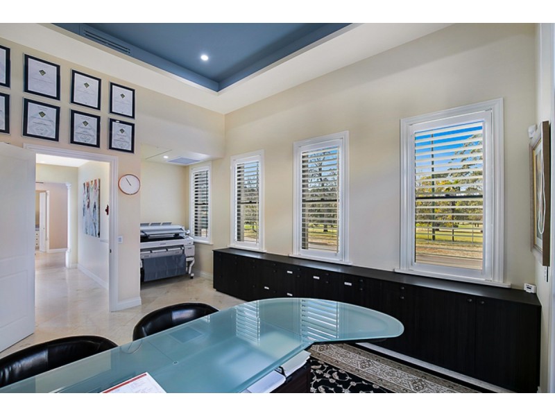 10 Caithness Court, Middle Ridge QLD 4350