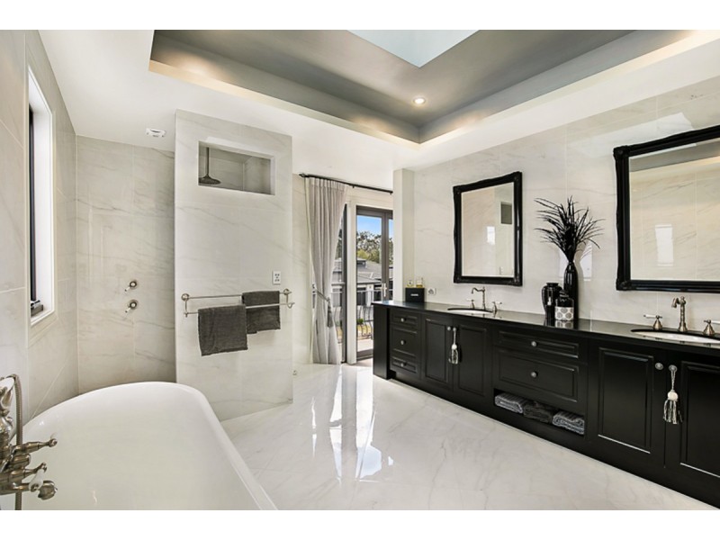 10 Caithness Court, Middle Ridge QLD 4350