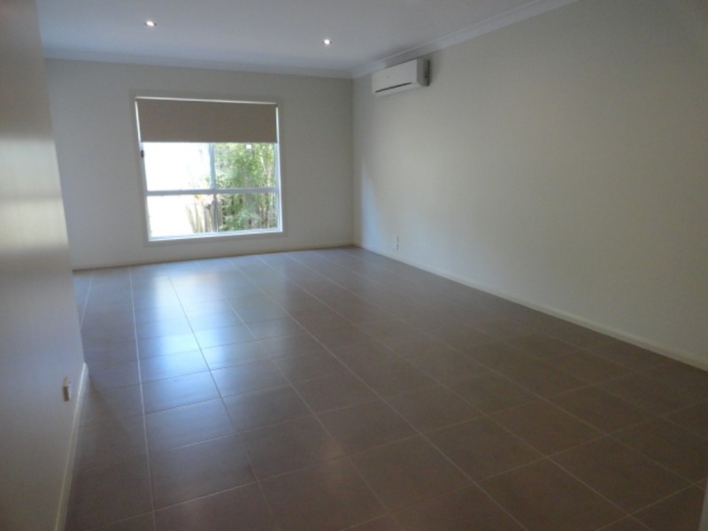 2/42 Plant Street, Rangeville QLD 4350