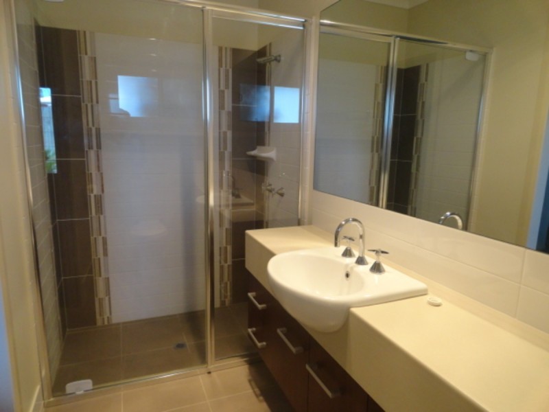 2/42 Plant Street, Rangeville QLD 4350