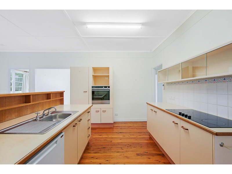 55 Wooldridge Street, Mount Lofty QLD 4350