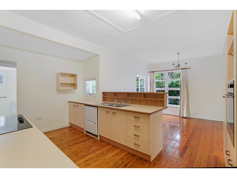 55 Wooldridge Street, Mount Lofty QLD 4350