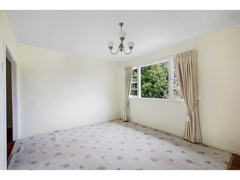 55 Wooldridge Street, Mount Lofty QLD 4350