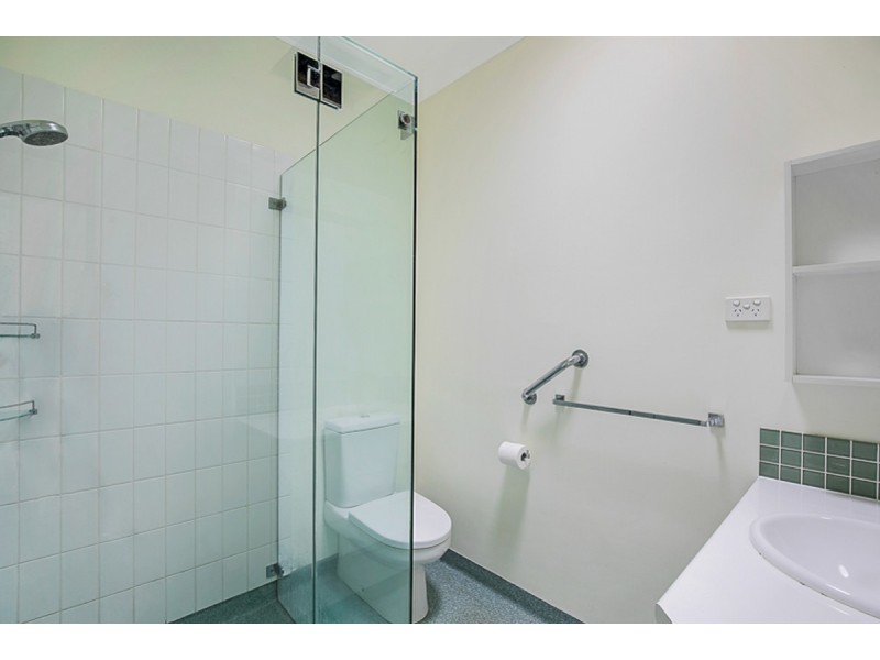 55 Wooldridge Street, Mount Lofty QLD 4350