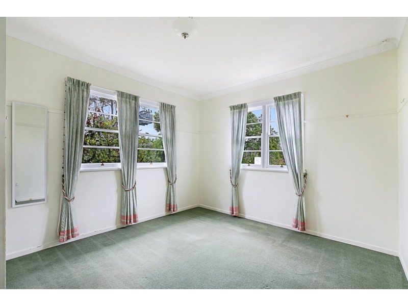 55 Wooldridge Street, Mount Lofty QLD 4350