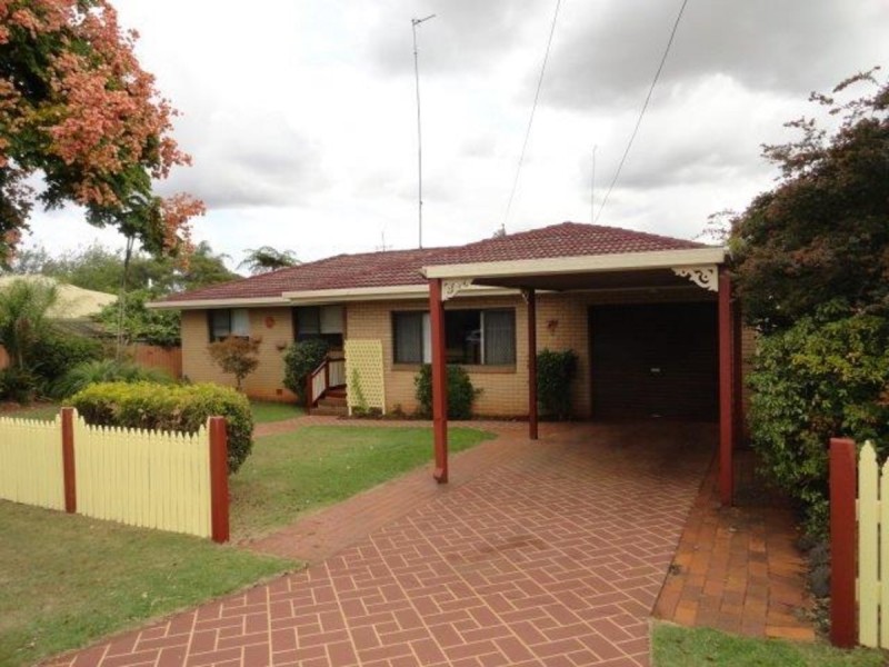 9 Gunn Street, Kearneys Spring QLD 4350