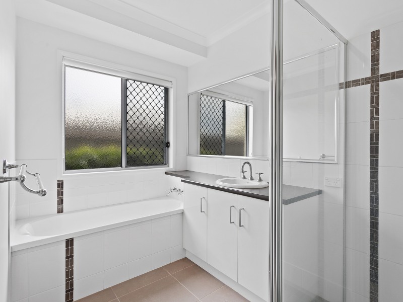 18 Fallon Drive, Middle Ridge QLD 4350