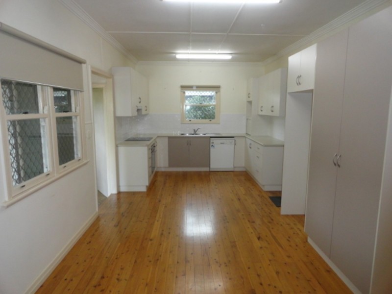 18 Curzon Street, East Toowoomba QLD 4350