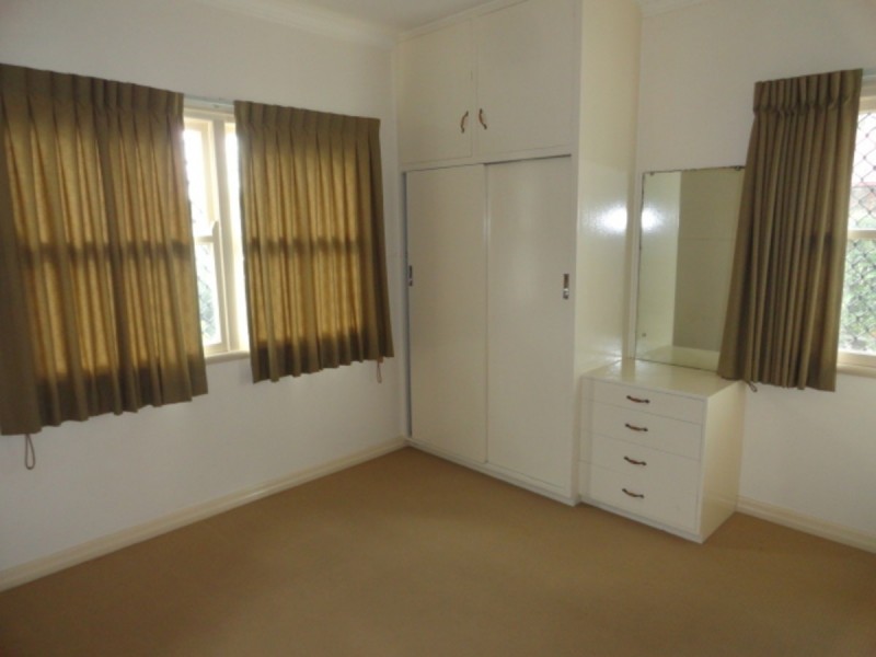 18 Curzon Street, East Toowoomba QLD 4350