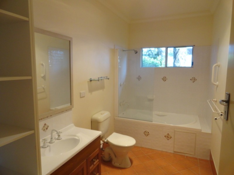 18 Curzon Street, East Toowoomba QLD 4350