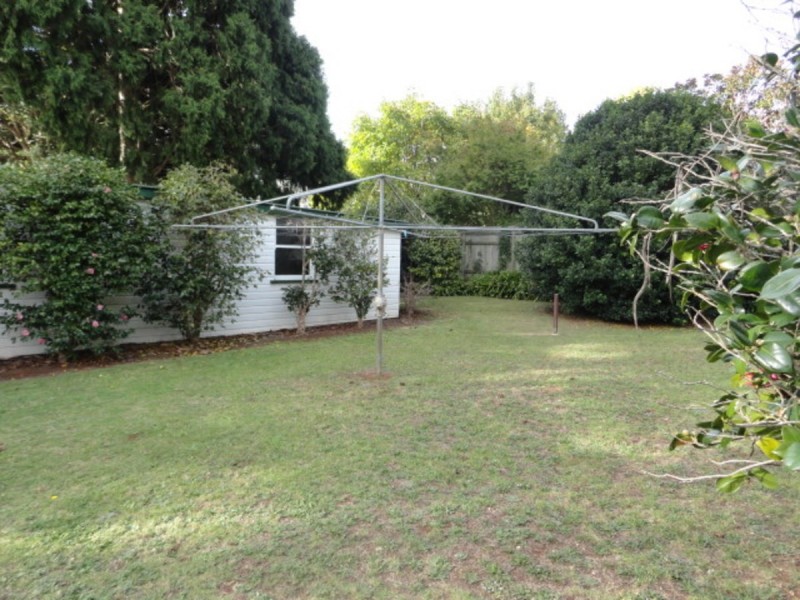 18 Curzon Street, East Toowoomba QLD 4350