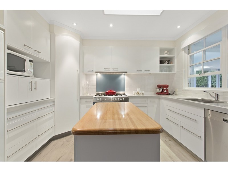 73 Mackenzie Street, Mount Lofty QLD 4350