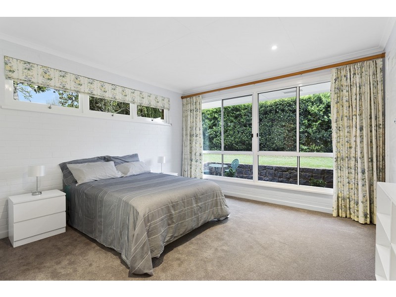73 Mackenzie Street, Mount Lofty QLD 4350