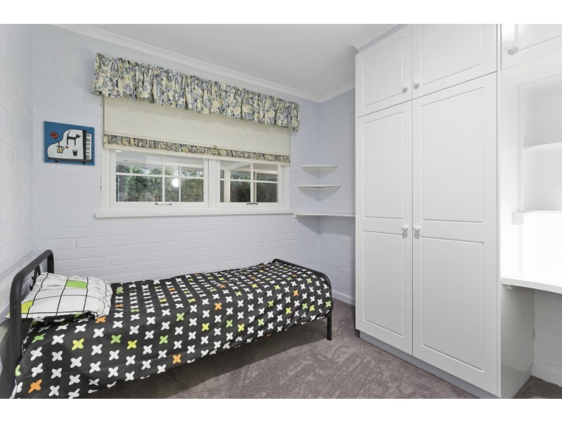 73 Mackenzie Street, Mount Lofty QLD 4350