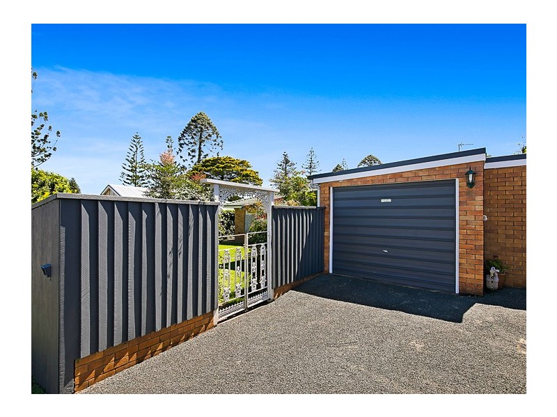 73 Mackenzie Street, Mount Lofty QLD 4350