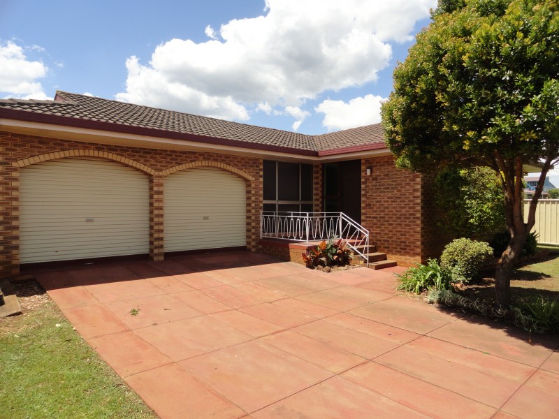 277 North Street, Wilsonton Heights QLD 4350