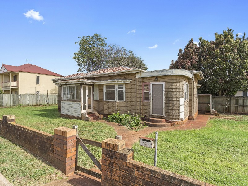 3-5 Frederick Street, East Toowoomba QLD 4350