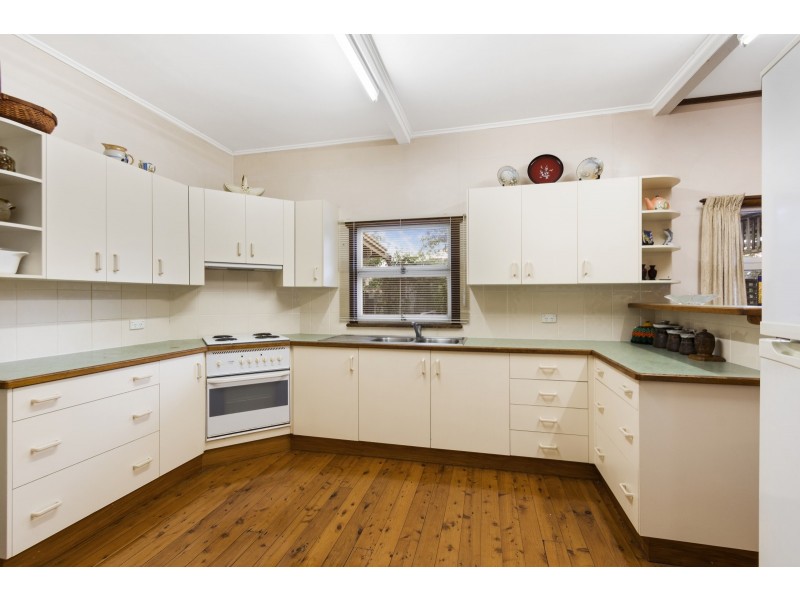 36 Fourth Avenue, Harristown QLD 4350