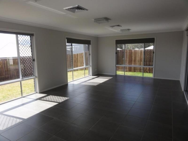 17 Brimblecombe, Middle Ridge QLD 4350