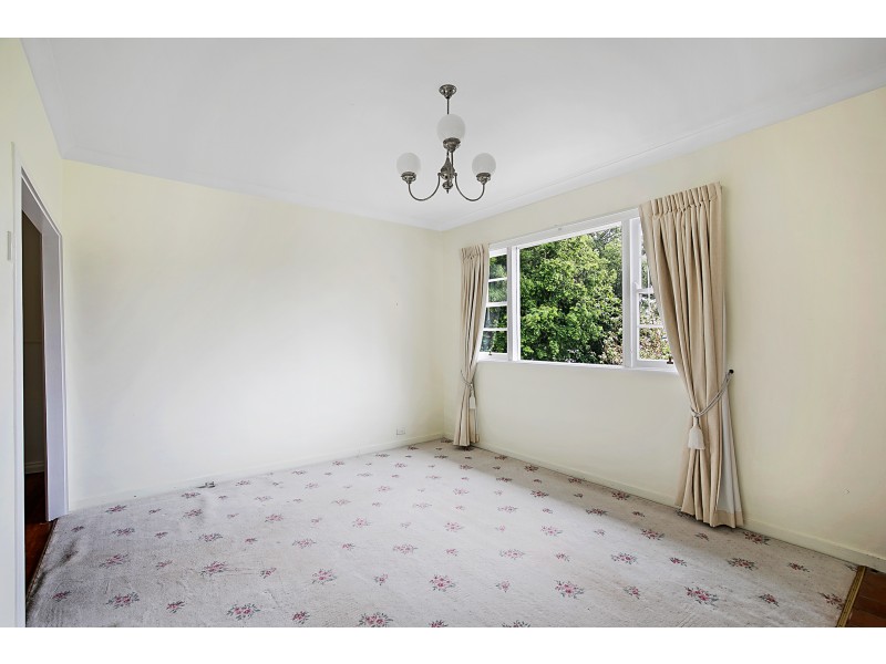 55 Wooldridge Street, Mount Lofty QLD 4350