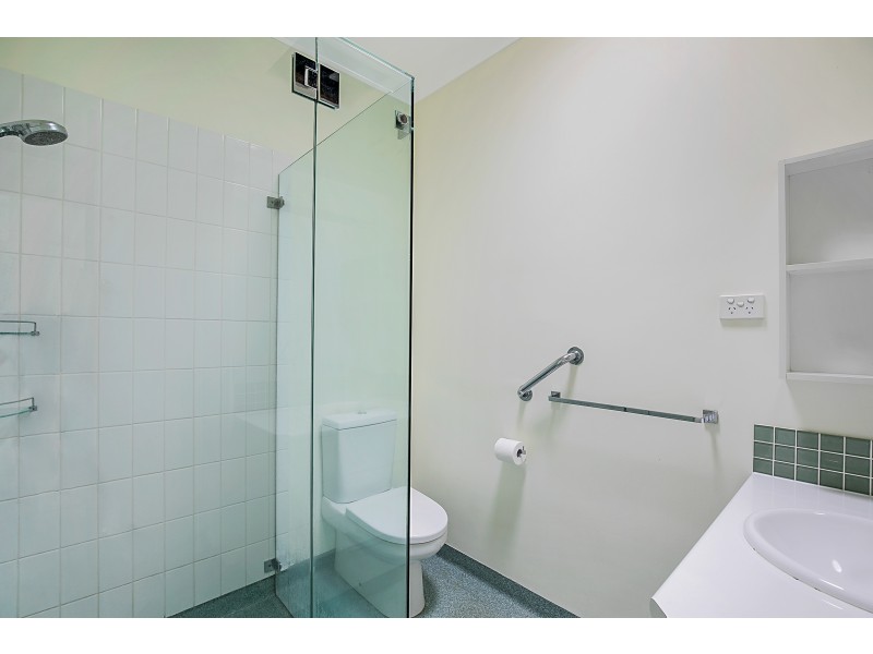 55 Wooldridge Street, Mount Lofty QLD 4350