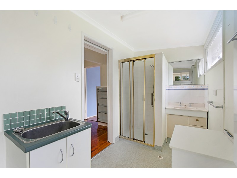 55 Wooldridge Street, Mount Lofty QLD 4350