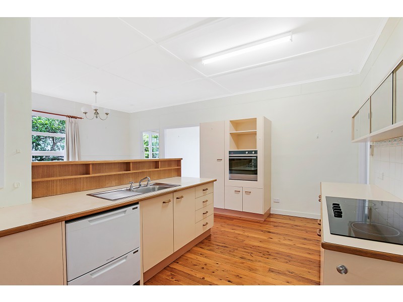 55 Wooldridge Street, Mount Lofty QLD 4350