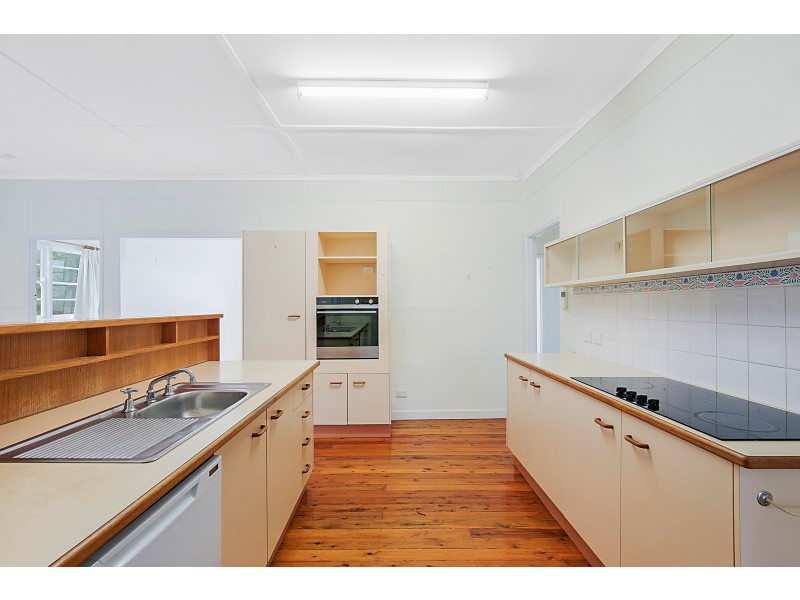 55 Wooldridge Street, Mount Lofty QLD 4350