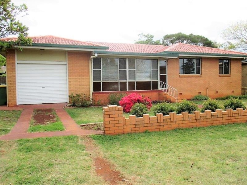 105 Drayton Road, Harristown QLD 4350