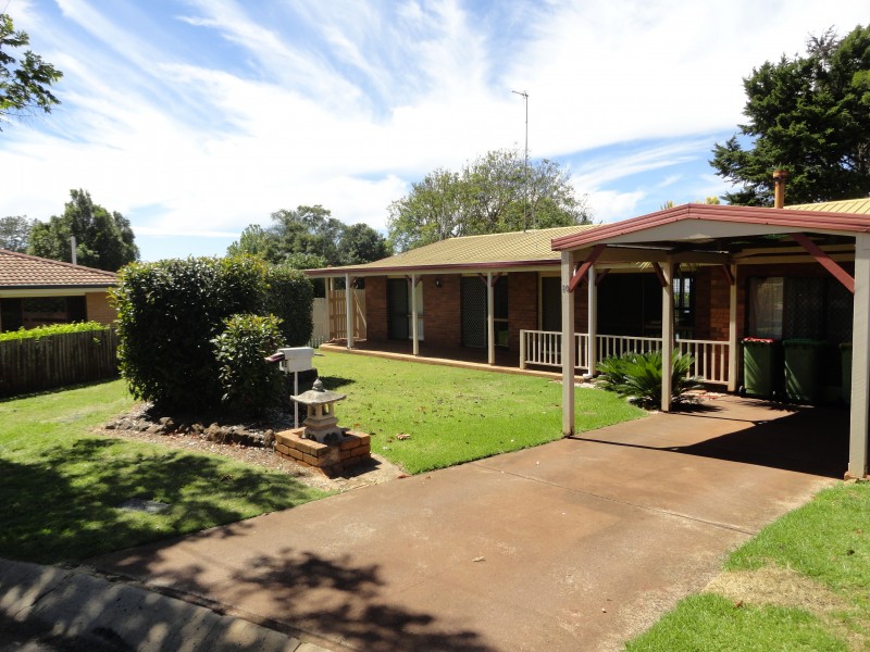 10 Lavender Court, Centenary Heights QLD 4350