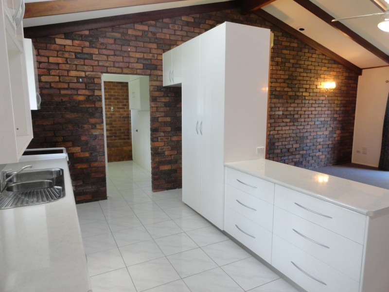 10 Lavender Court, Centenary Heights QLD 4350