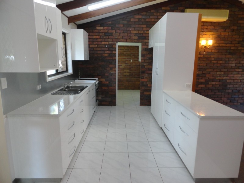 10 Lavender Court, Centenary Heights QLD 4350