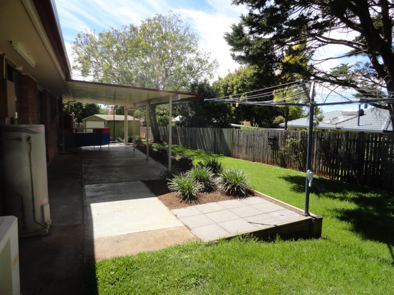 10 Lavender Court, Centenary Heights QLD 4350