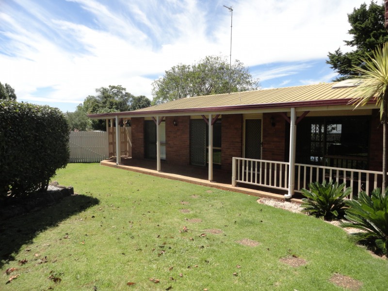 10 Lavender Court, Centenary Heights QLD 4350