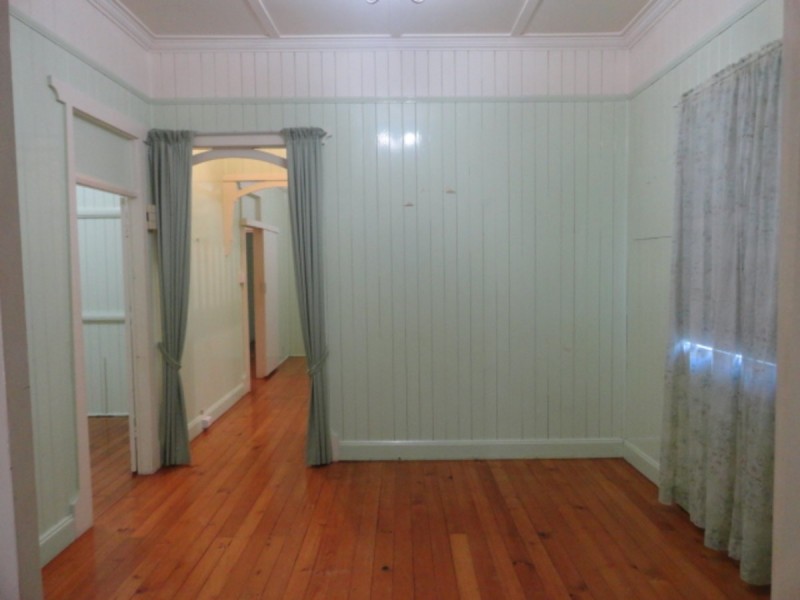 144 Russell Street, Newtown QLD 4350