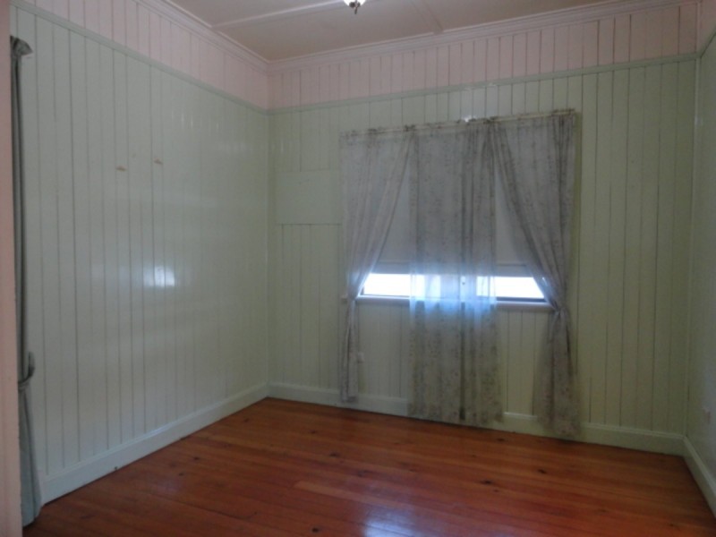 144 Russell Street, Newtown QLD 4350