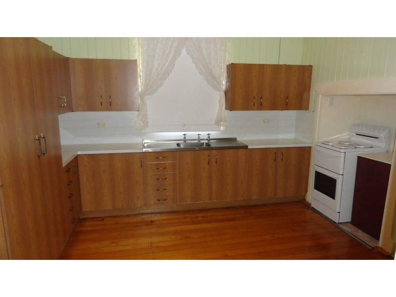 144 Russell Street, Newtown QLD 4350