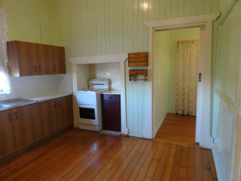 144 Russell Street, Newtown QLD 4350