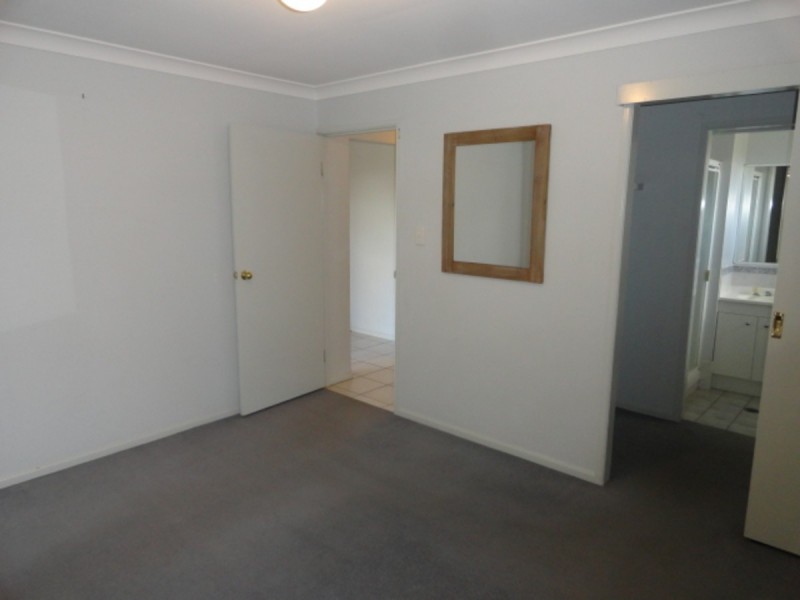 146 Spring Street, Middle Ridge QLD 4350