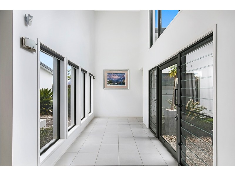 97 Spring Street, Middle Ridge QLD 4350